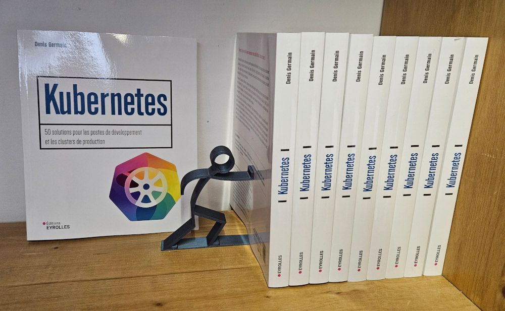 Pile d'exemplaires du livre